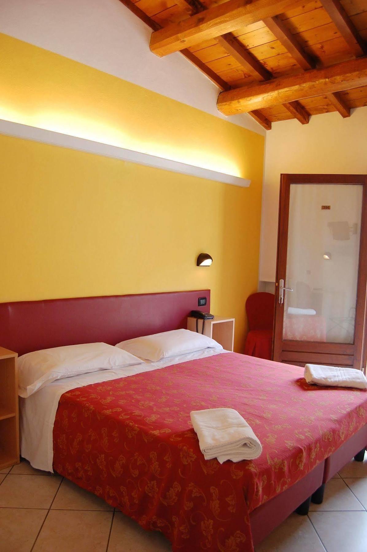 Abbazia Bed & Breakfast Mantua Buitenkant foto